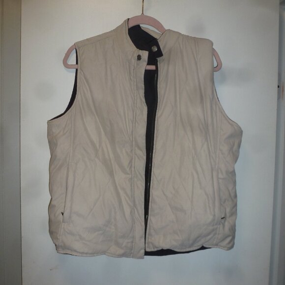Reversible Vest - Picture 2 of 15
